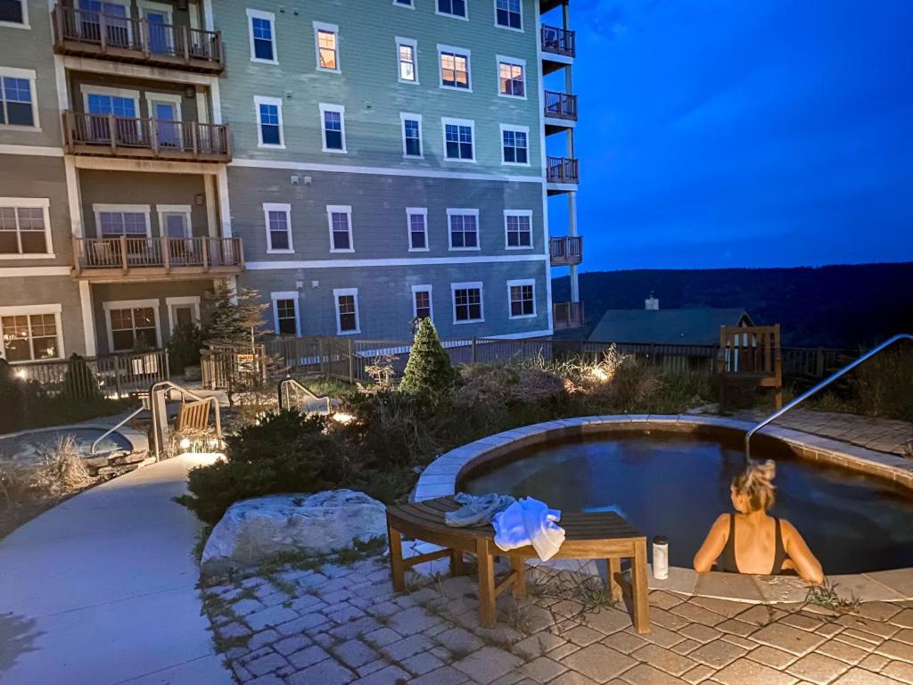 Remodeled Ski In-Out - 305 Soaring Eagle - Luxury!