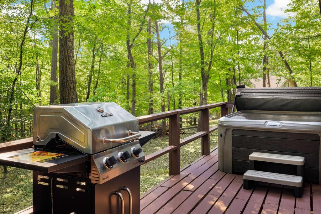 Hot Tub (Jacuzzi) - Photo 7