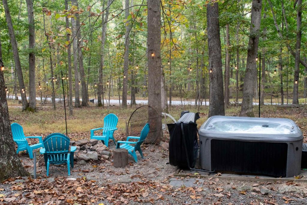 Dog-Friendly w Hot Tub, Fire Pit & River Access