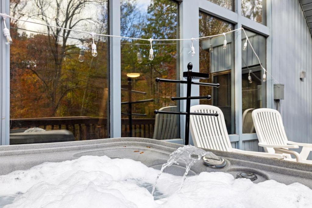 Hot Tub (Jacuzzi) - Photo 3