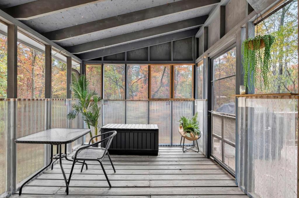 Hot Tub (Jacuzzi) - Photo 4