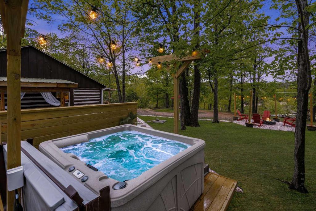 Hot Tub (Jacuzzi) - Photo 7