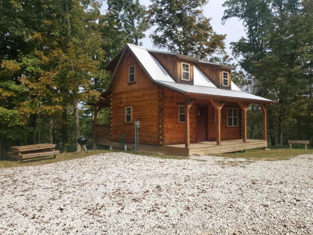 The Hampton - An Amish Built Deluxe Log Cabin
