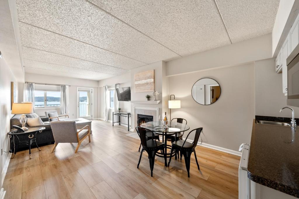 Bella Vista Suites Lake Geneva - Image 4