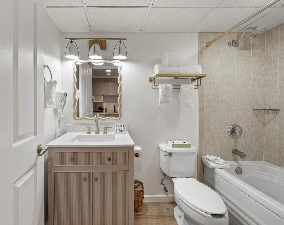 Bella Vista Suites Lake Geneva - Image 8