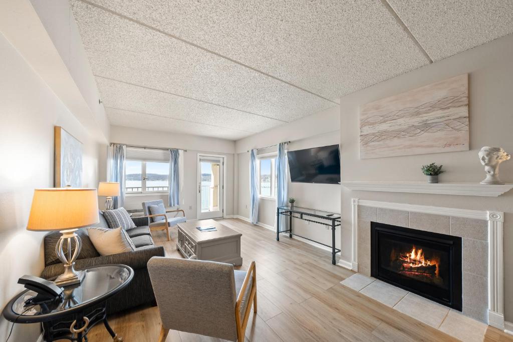 Bella Vista Suites Lake Geneva - Image 5