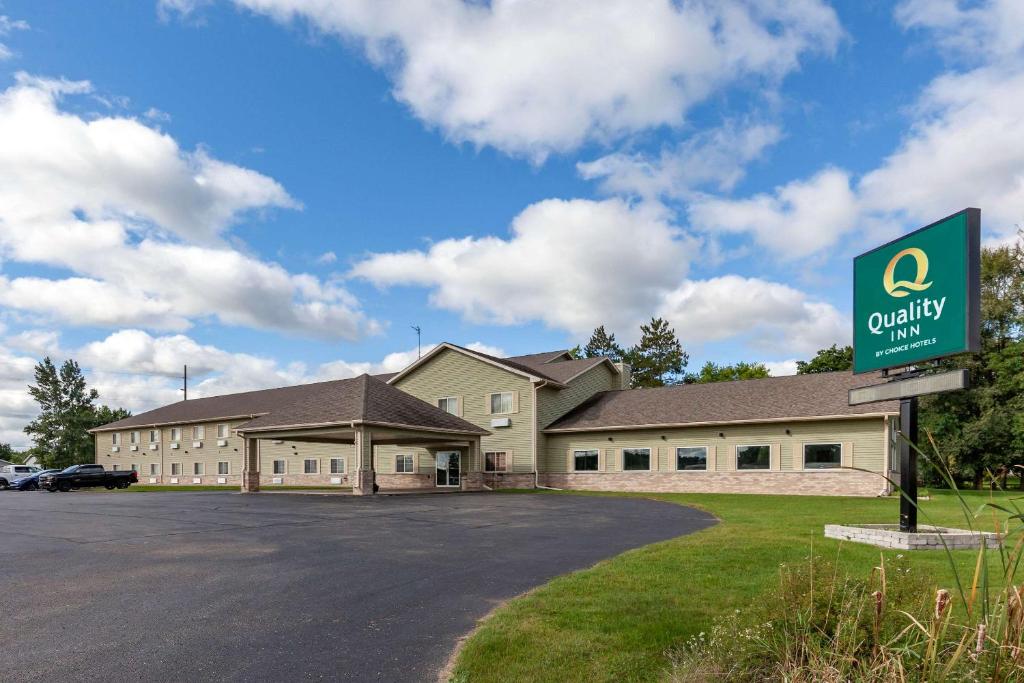 Quality Inn Redgranite