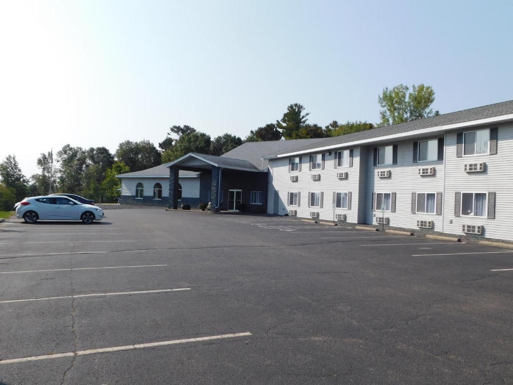 Northwoods Best Inn - Chetek - Image 7