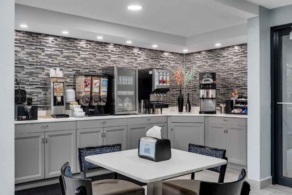 Baymont by Wyndham La Crosse/Onalaska - Image 5