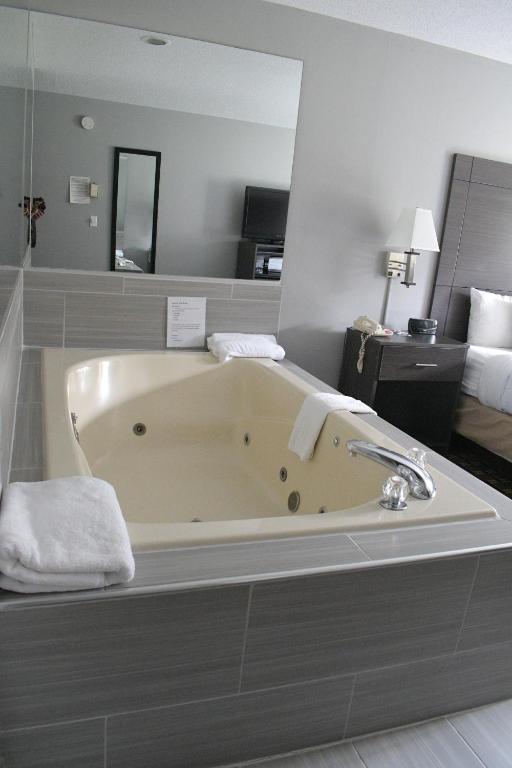 Bathtub - Photo 2