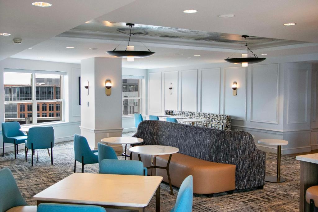 Hilton Madison Monona Terrace - Image 5