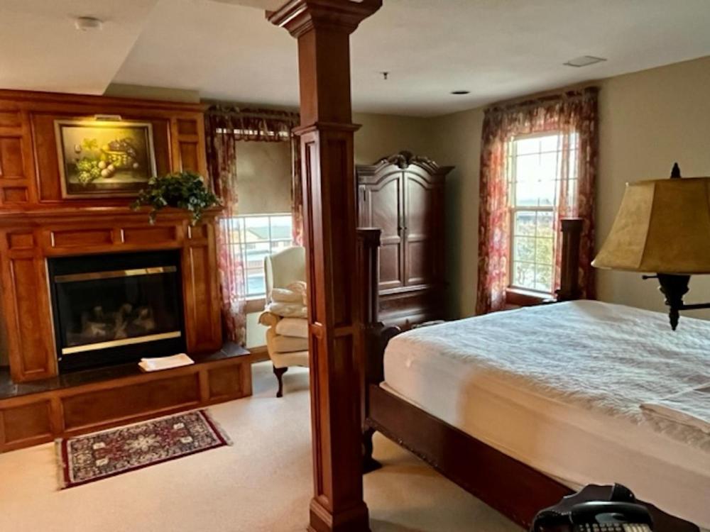 The Port Hotel - Image 5