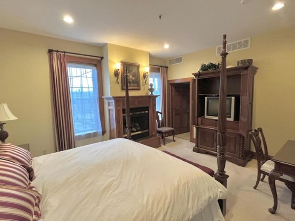 The Port Hotel - Image 6