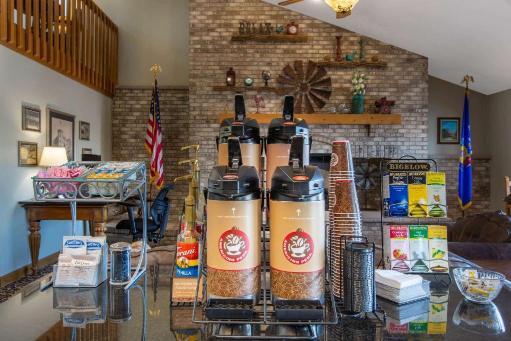 AmericInn by Wyndham Merrill - Image 5