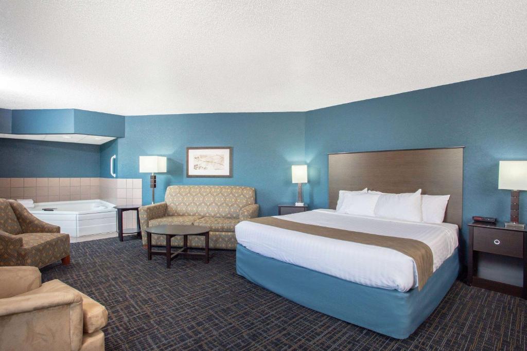 AmericInn by Wyndham Hayward