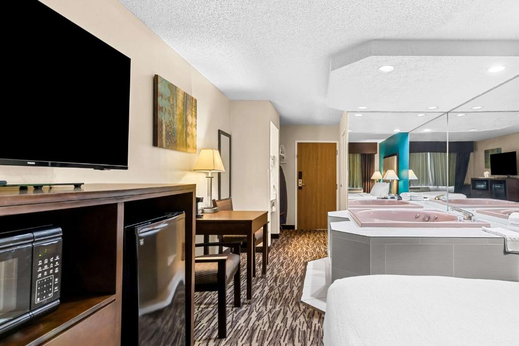 Hot Tub (Jacuzzi) - Photo 4