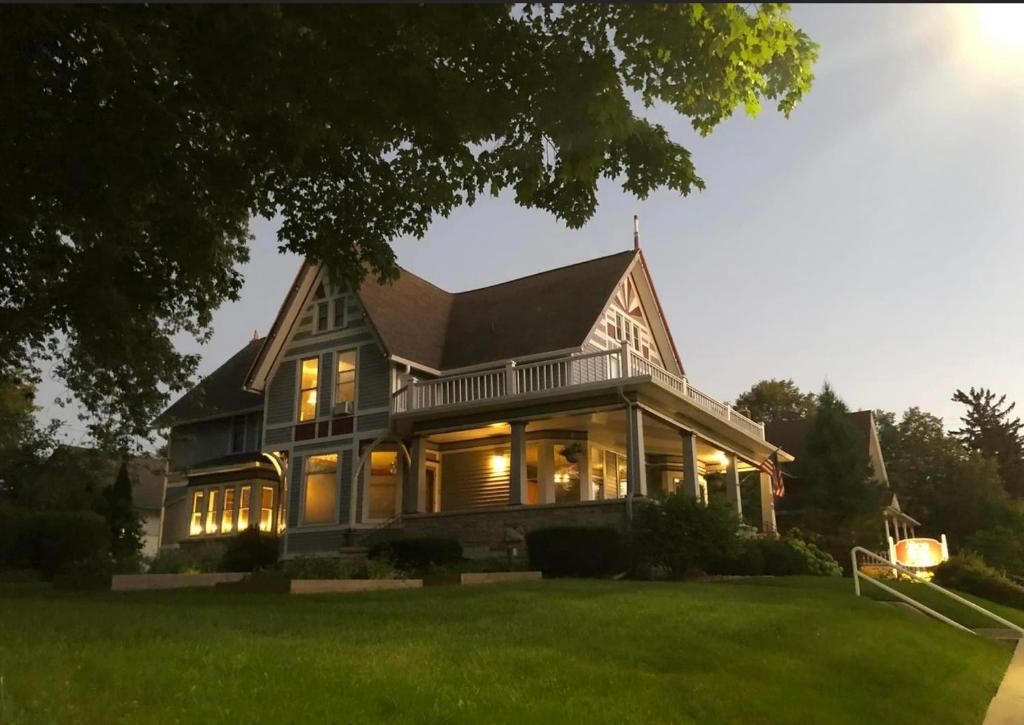 Astor House - Image 5