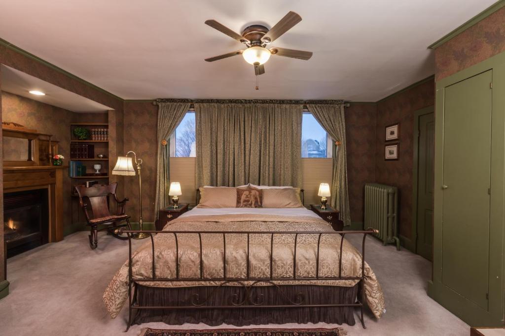 Astor House - Image 8