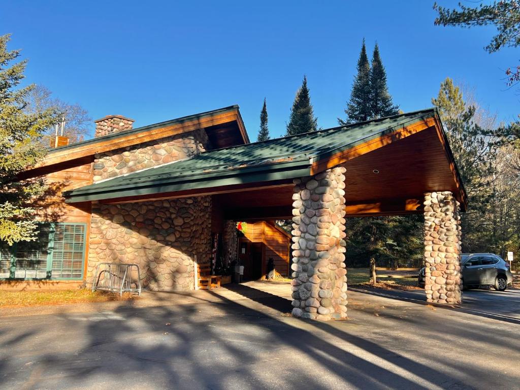 Whitetail Lodge - Image 6