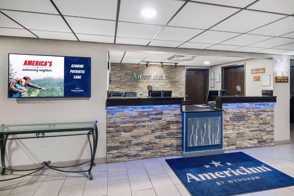 AmericInn by Wyndham Plover Stevens Point - Image 6