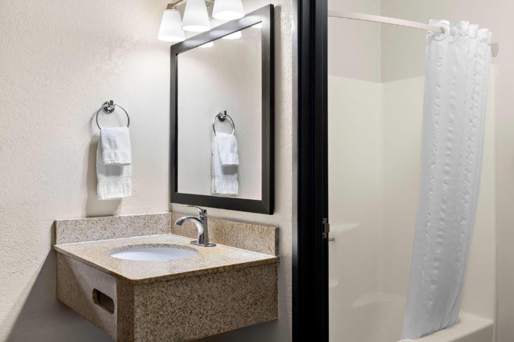 Hot Tub (Jacuzzi) - Photo 4