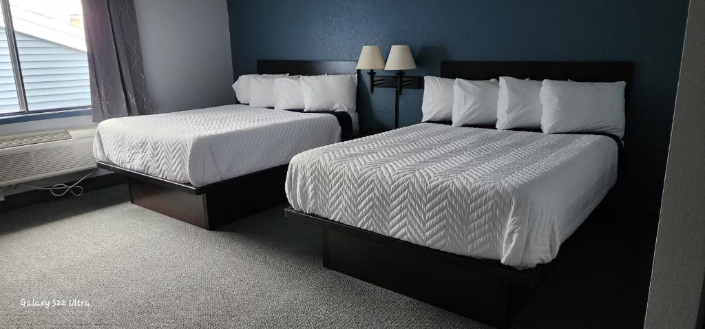 The Oasis Hotel & Bar - Image 4