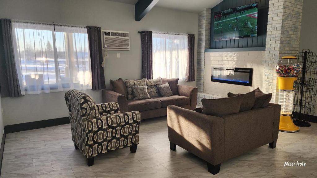 The Oasis Hotel & Bar - Image 6