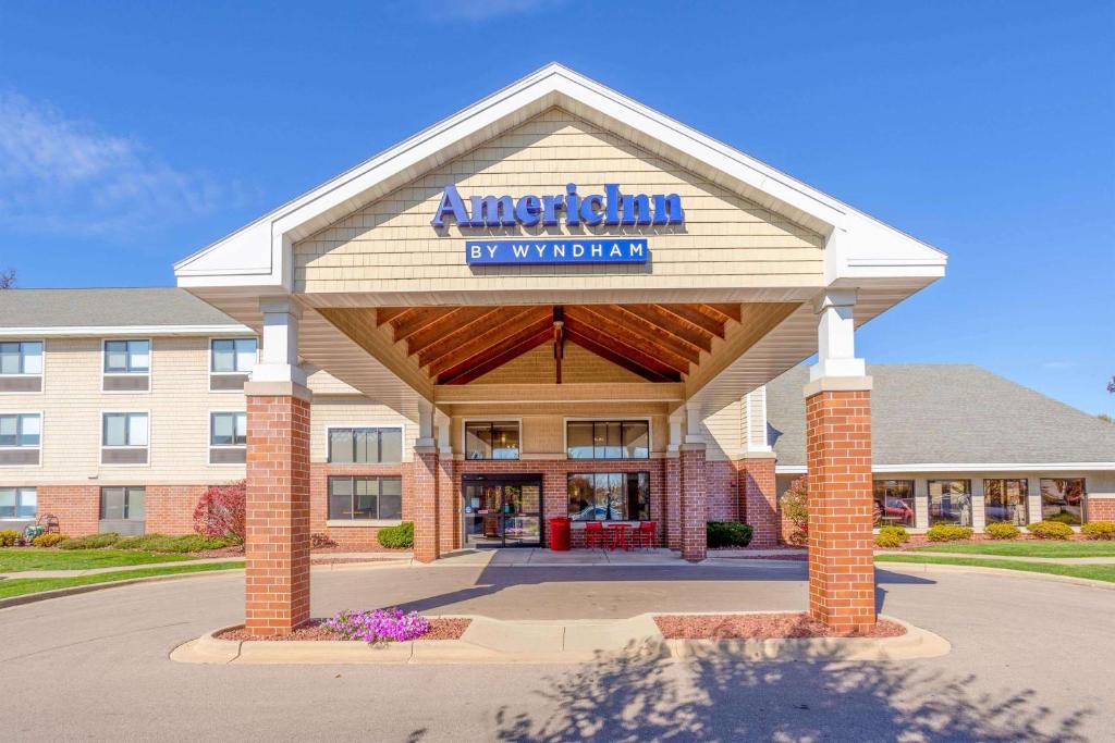 AmericInn by Wyndham Madison South - Image 6