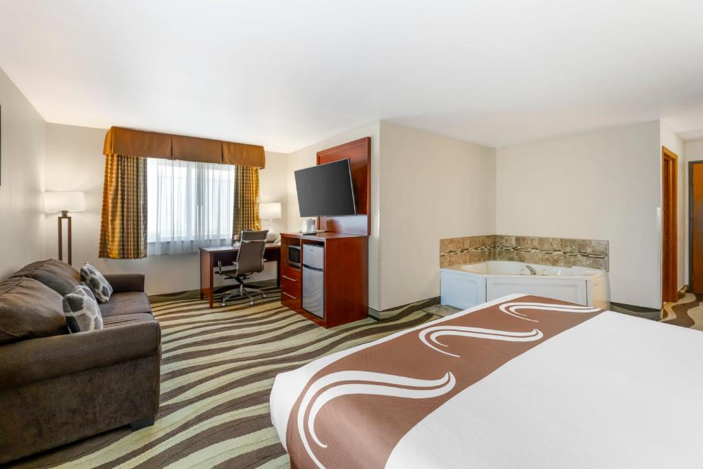 Quality Inn & Suites Stoughton - Madison South