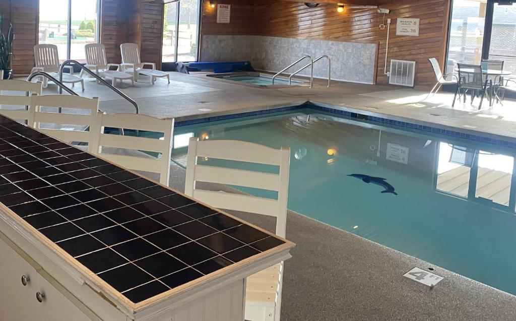 Hot Tub (Jacuzzi) - Photo 3