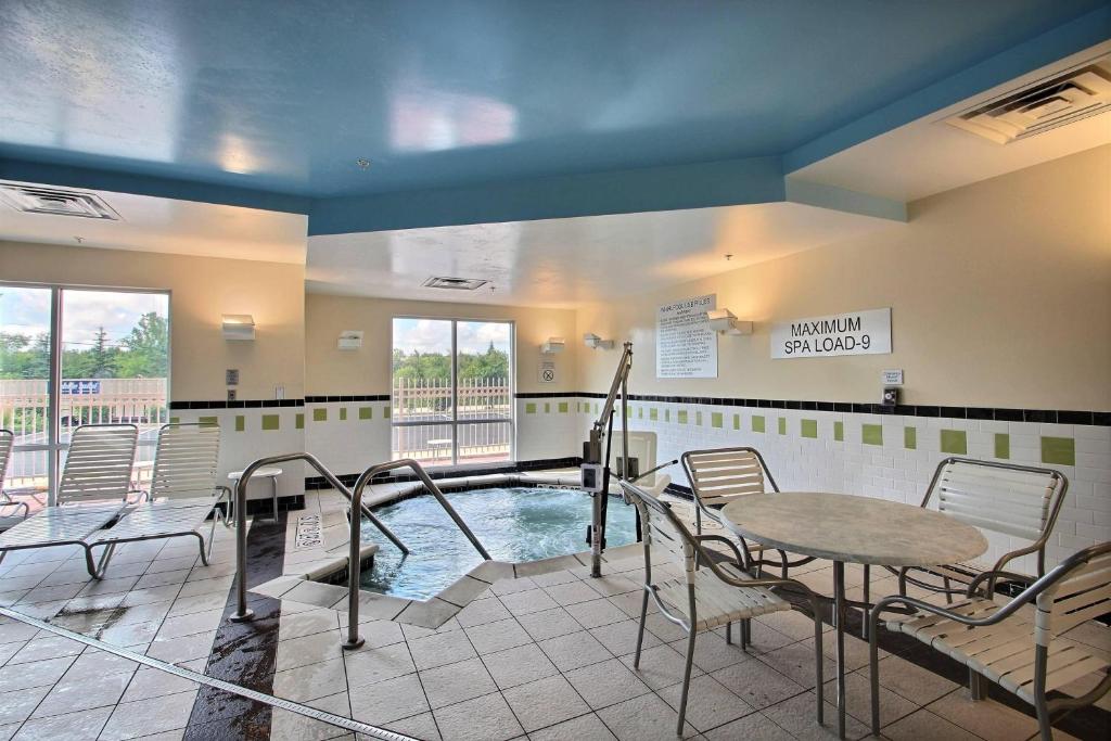 Fairfield Inn & Suites by Marriott Milwaukee Airport