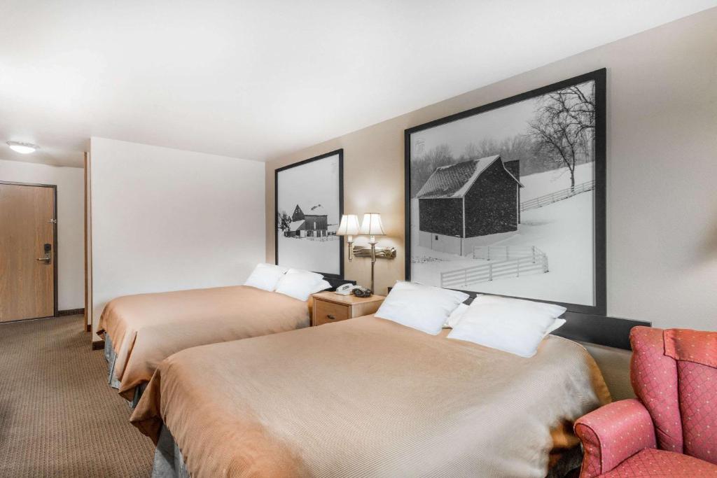 Super 8 by Wyndham Monroe WI - Image 8