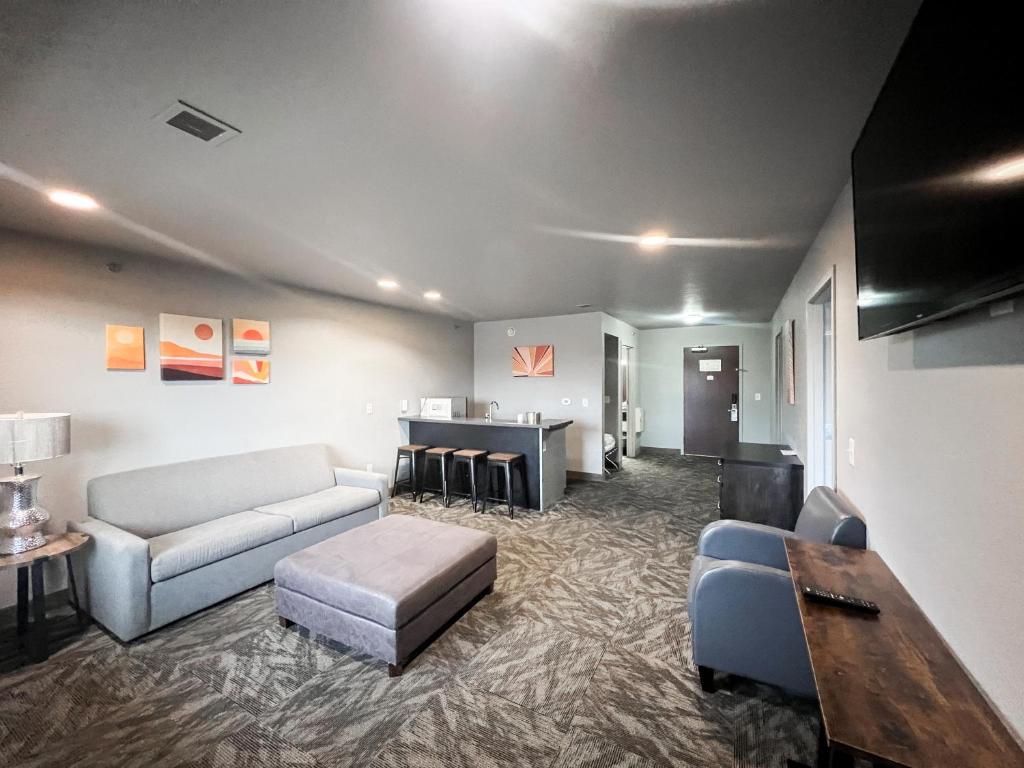 Metropolis Resort - Eau Claire - Image 8