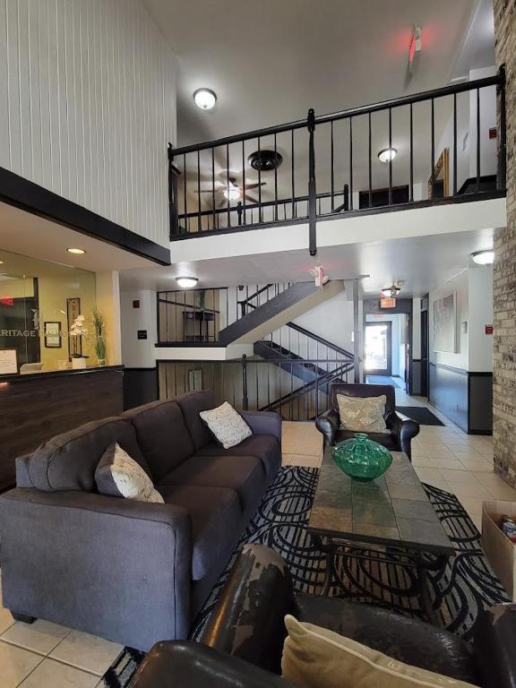 Heritage Inn Hotel - Image 4