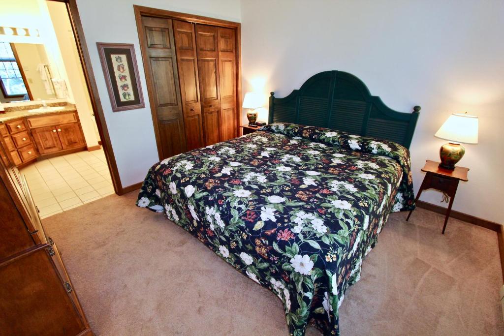 Baileys Harbor Yacht Club Resort - Image 8