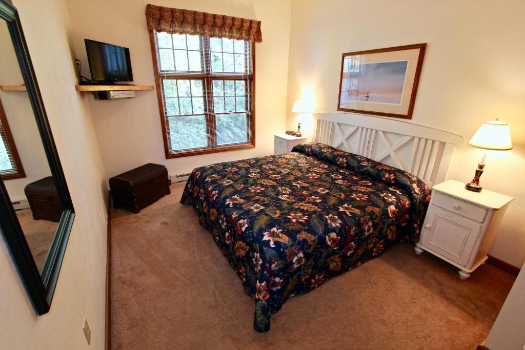 Baileys Harbor Yacht Club Resort - Image 7