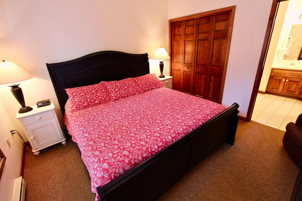 Baileys Harbor Yacht Club Resort - Image 6