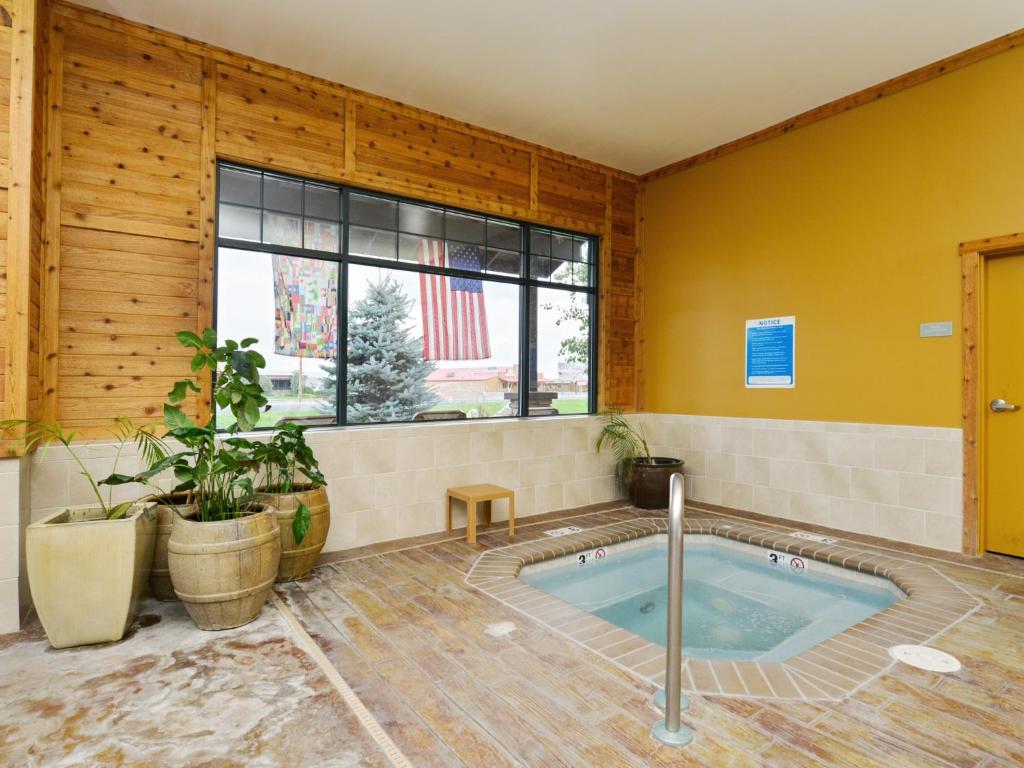 Hot Tub (Jacuzzi) - Photo 5