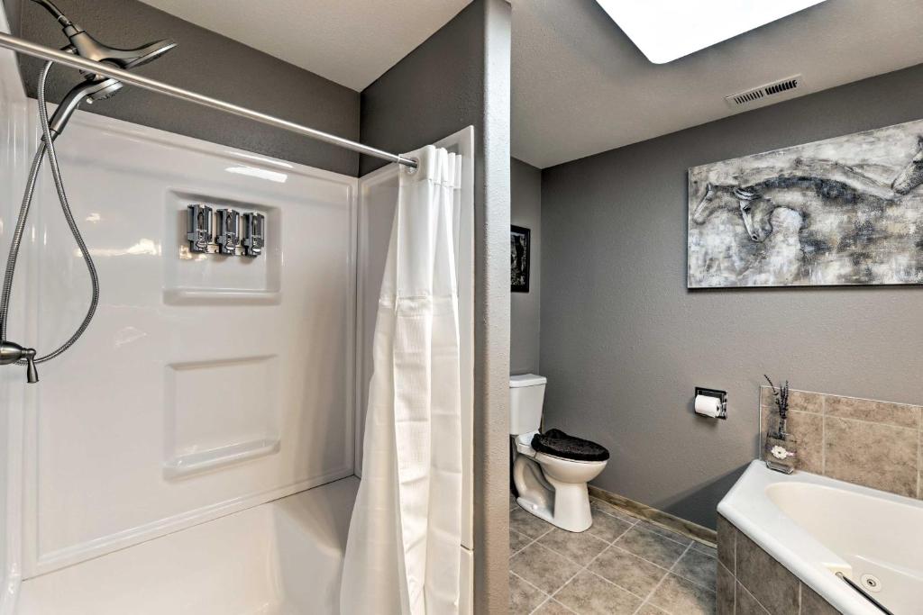 Hot Tub (Jacuzzi) - Photo 5