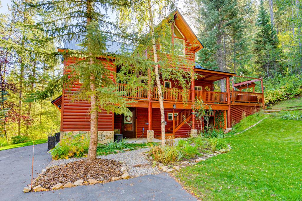 Dreamy Alpine Cabin with Hot Tub, Fireplace and More! - Image 6