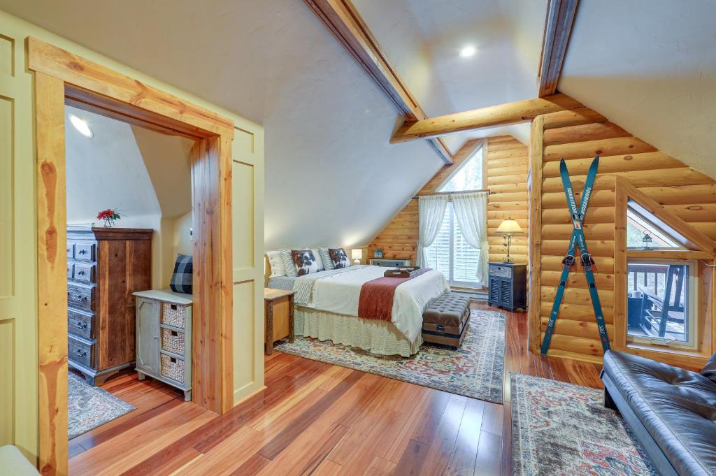 Dreamy Alpine Cabin with Hot Tub, Fireplace and More! - Image 7