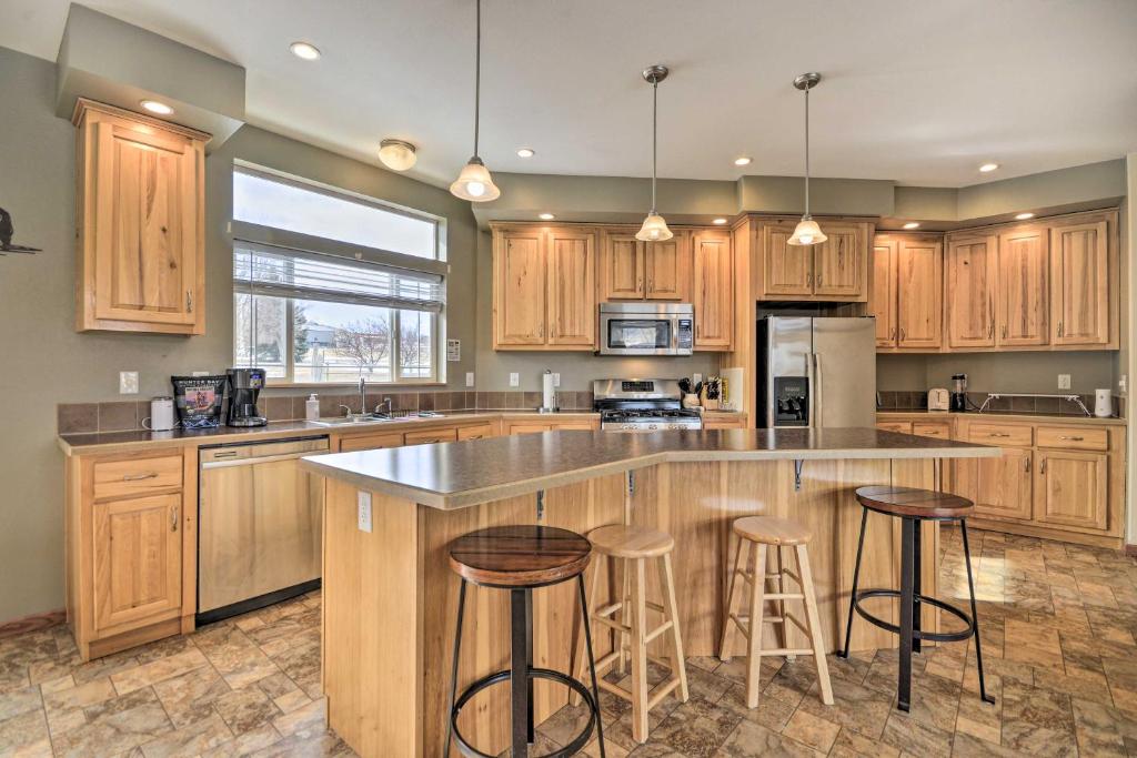 Charming Cody Vacation Home with Mtn Views! - Image 4