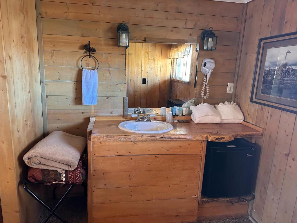 Chinook Winds Lodge - Image 5