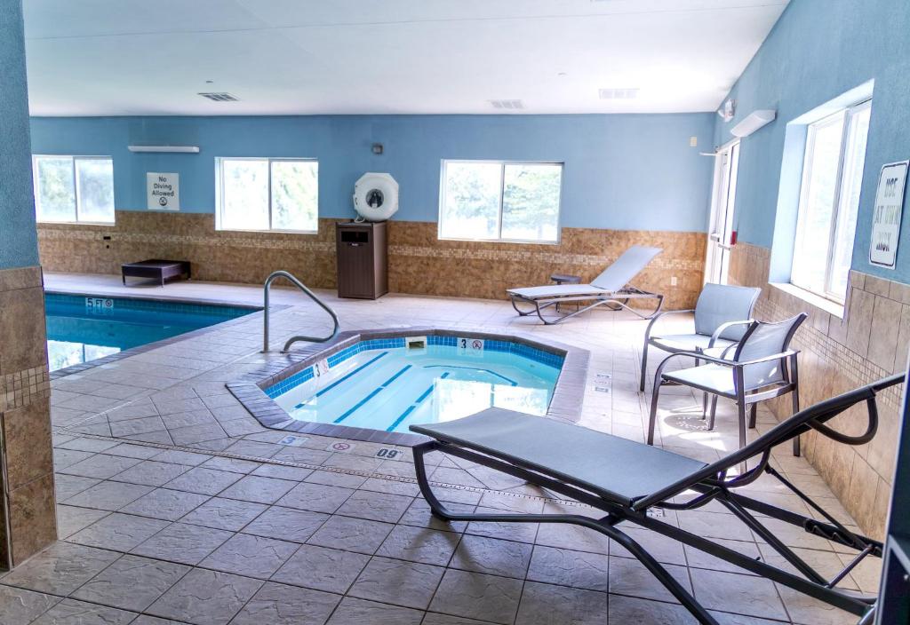 Holiday Inn Express Hotel & Suites Torrington by IHG