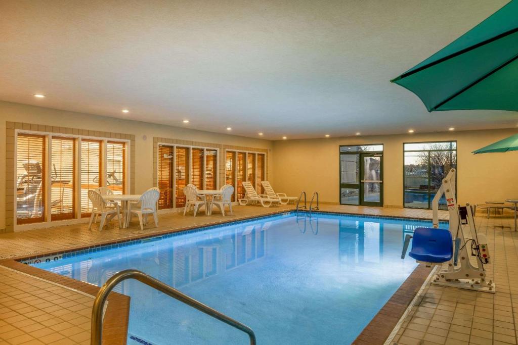 Wingate by Wyndham Gillette - Image 4