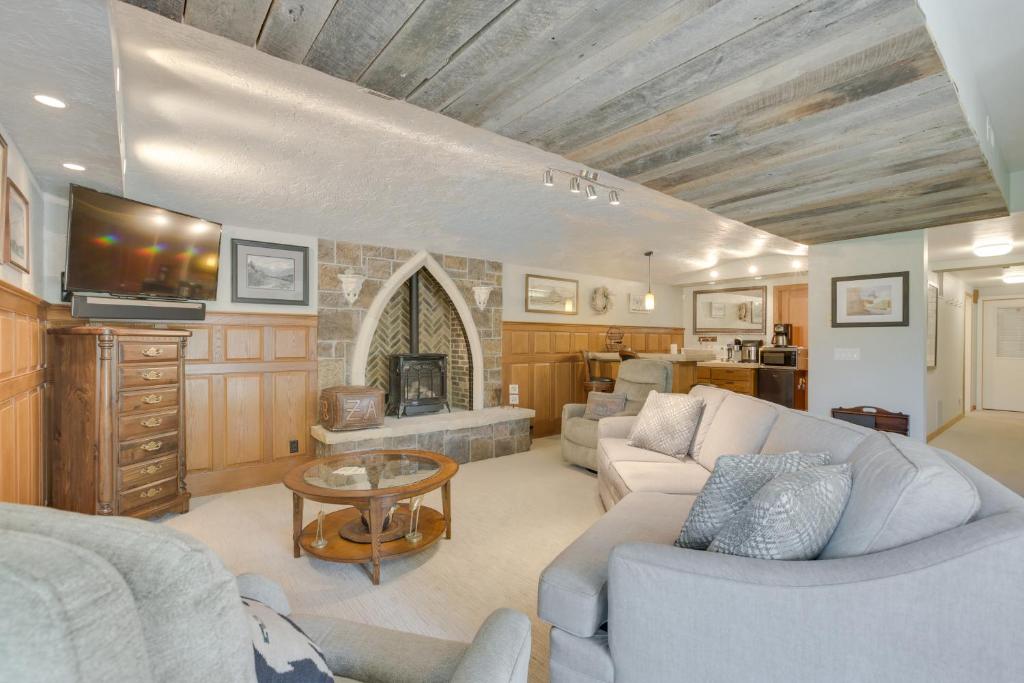 Stunning Sheridan Ranch Villa Mountain View! - Image 5