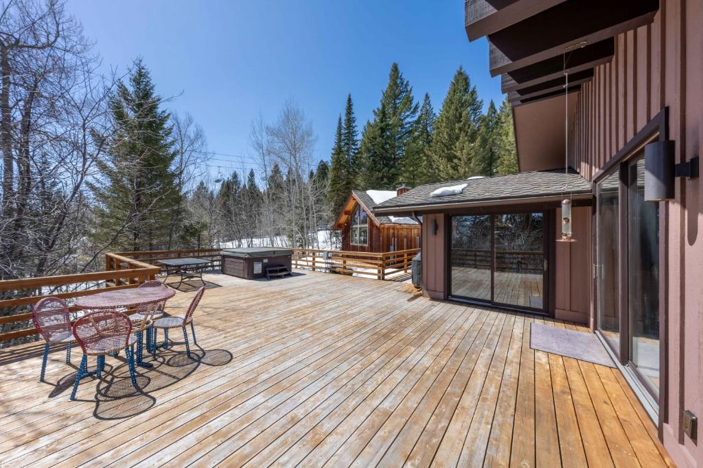 Hot Tub (Jacuzzi) - Photo 2