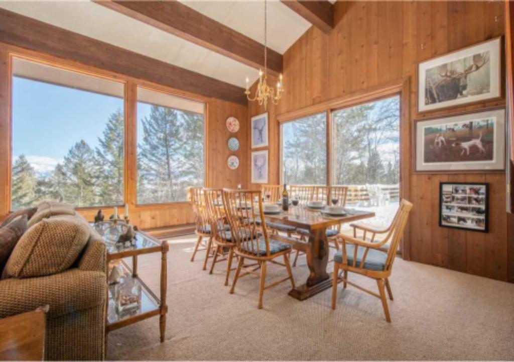 Bray House - Ski-in Ski-out family home - Image 4