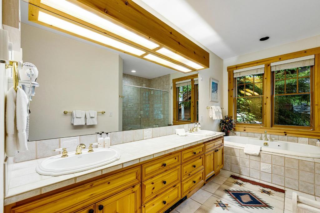 Hot Tub (Jacuzzi) - Photo 4