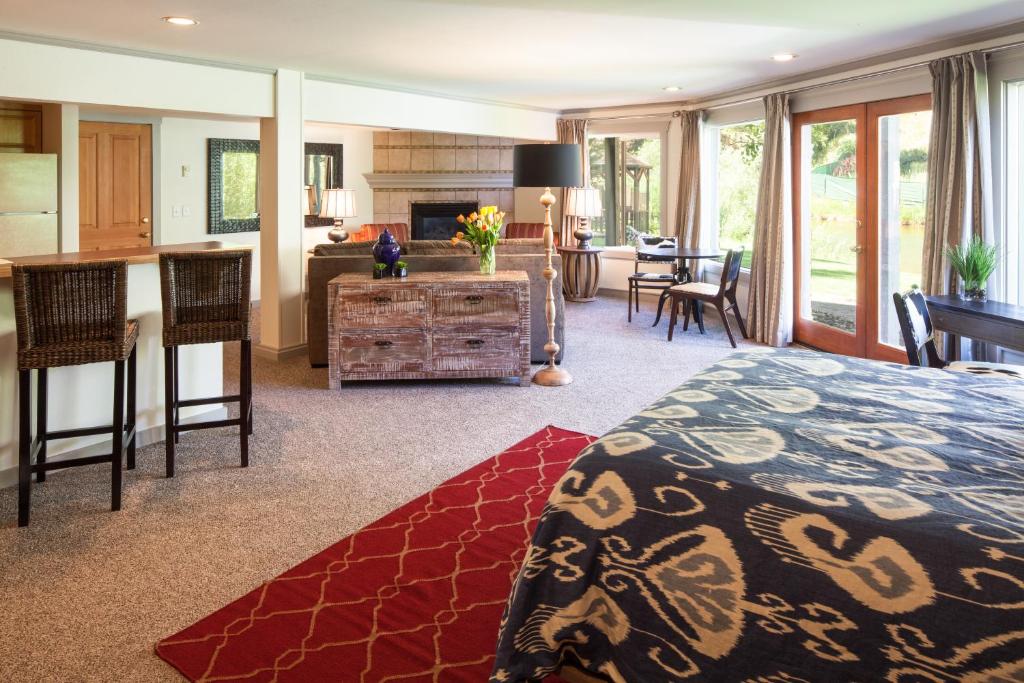 Inn on The Creek - Image 4